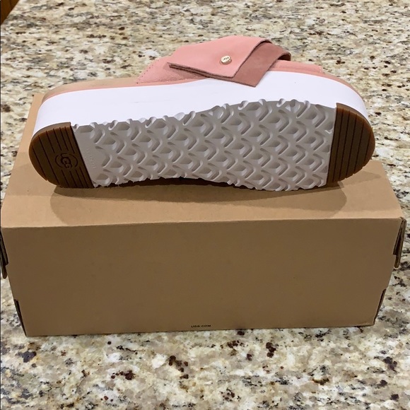 UGG LA Sunset Joanie in Suede, size 8 - Picture 3 of 6